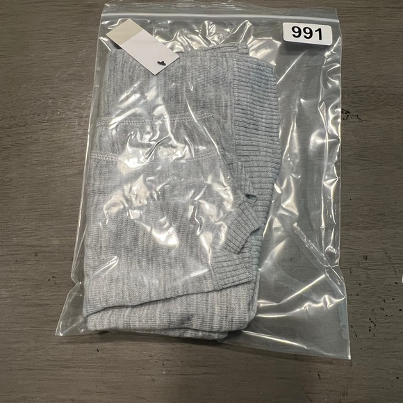 BP‎ Womens Sleeveless Sweater Top V Neck Knit Gray Size Small - Picture 11 of 11